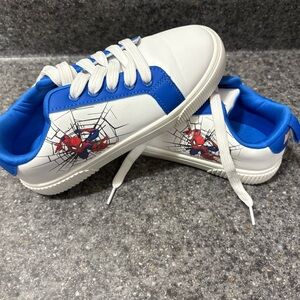 Kids White & Blue Spider Graphic Sneakers